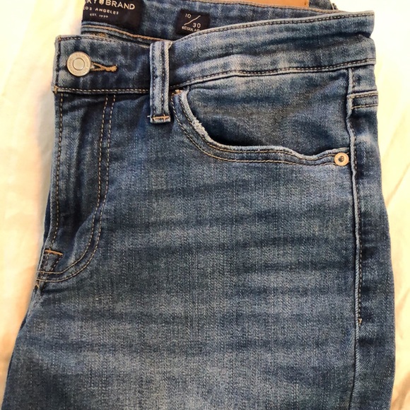 Lucky Brand Mid Rise Sweet Straight Jeans - Picture 10 of 15